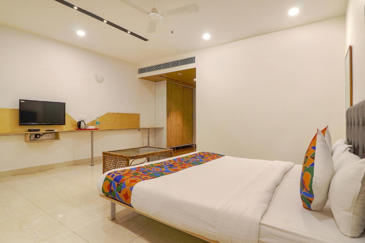 Fabhotel Aamantran & Banquet Halls - Nr Rtc X Roads Metro Station Hyderabad Exterior photo