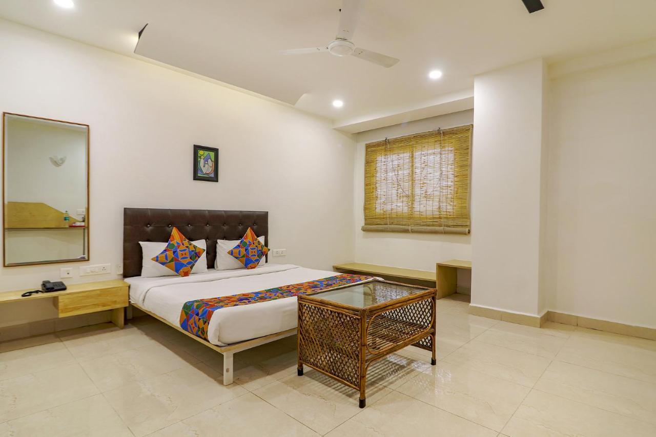 Fabhotel Aamantran & Banquet Halls - Nr Rtc X Roads Metro Station Hyderabad Exterior photo
