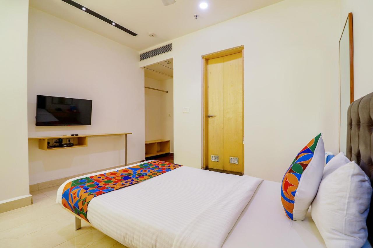 Fabhotel Aamantran & Banquet Halls - Nr Rtc X Roads Metro Station Hyderabad Exterior photo