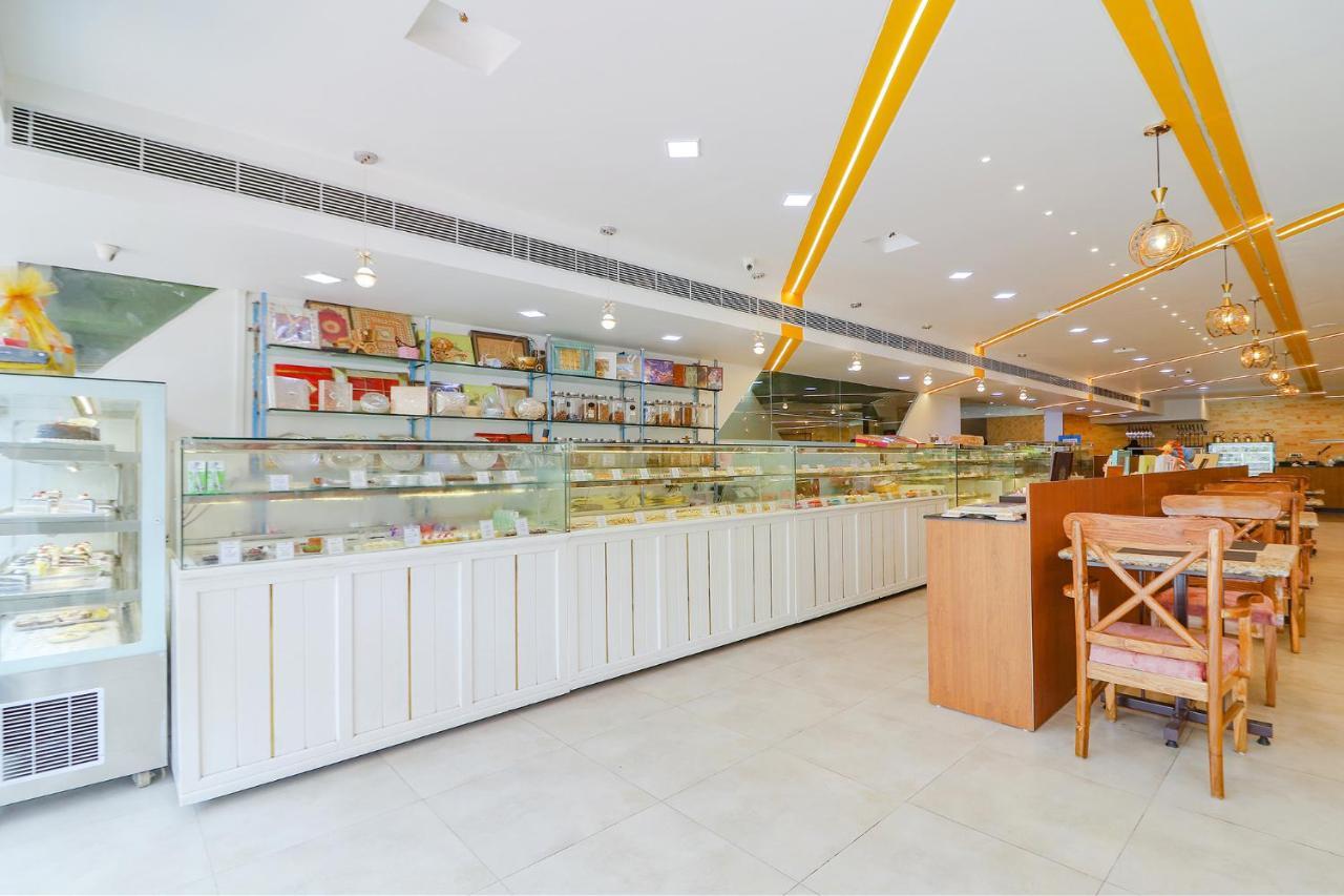Fabhotel Aamantran & Banquet Halls - Nr Rtc X Roads Metro Station Hyderabad Exterior photo