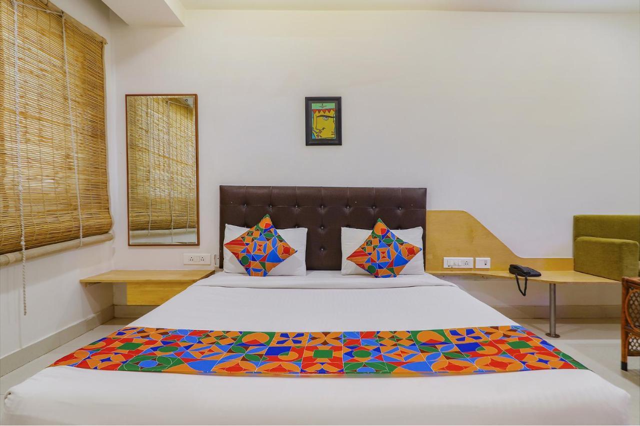 Fabhotel Aamantran & Banquet Halls - Nr Rtc X Roads Metro Station Hyderabad Exterior photo