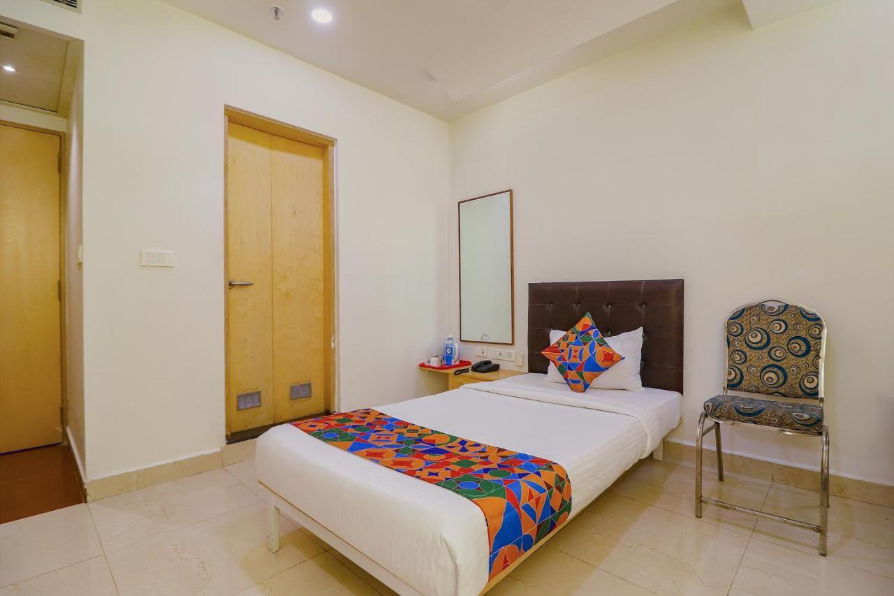 Fabhotel Aamantran & Banquet Halls - Nr Rtc X Roads Metro Station Hyderabad Exterior photo