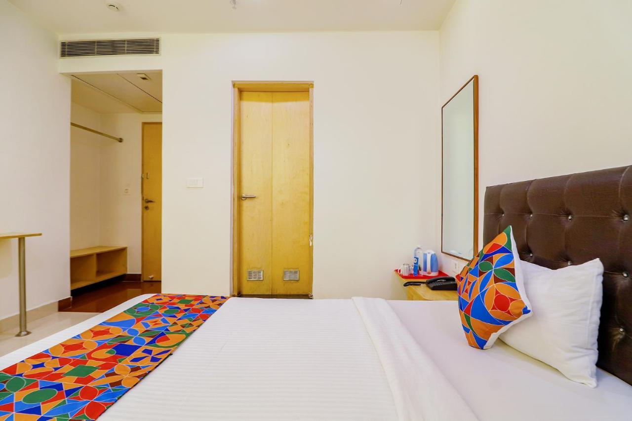 Fabhotel Aamantran & Banquet Halls - Nr Rtc X Roads Metro Station Hyderabad Exterior photo