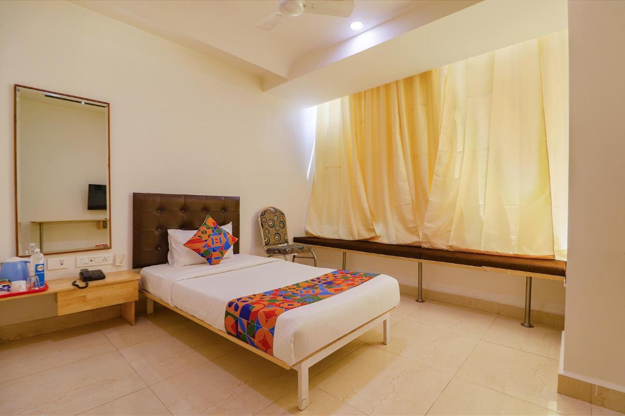 Fabhotel Aamantran & Banquet Halls - Nr Rtc X Roads Metro Station Hyderabad Exterior photo